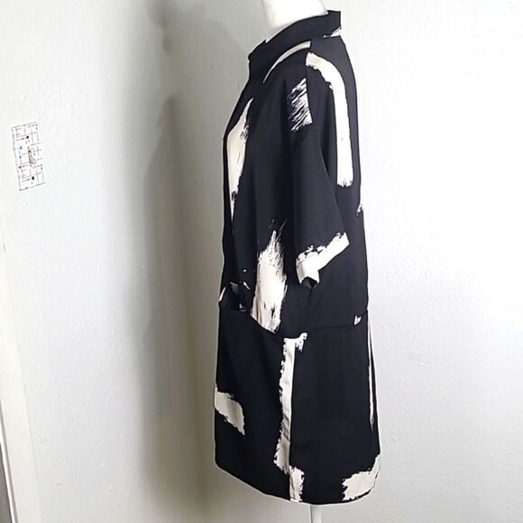VICI Black & White Mini-dress with Big Pockets on the Front, Size Small - Picture 6 of 9